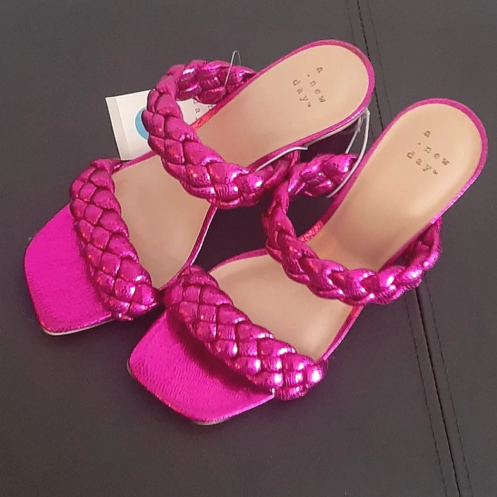 NWT- a new day Fuchsia Mules - Picture 3 of 9